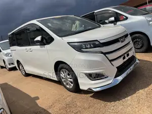 Toyota Noah 2017 White