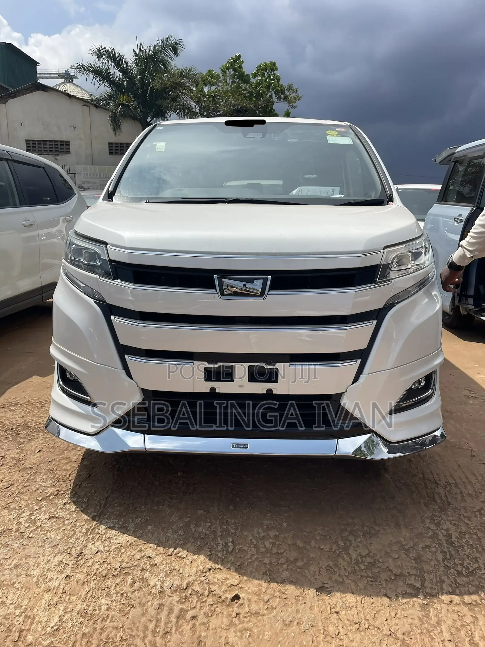 Toyota Noah 2017 White