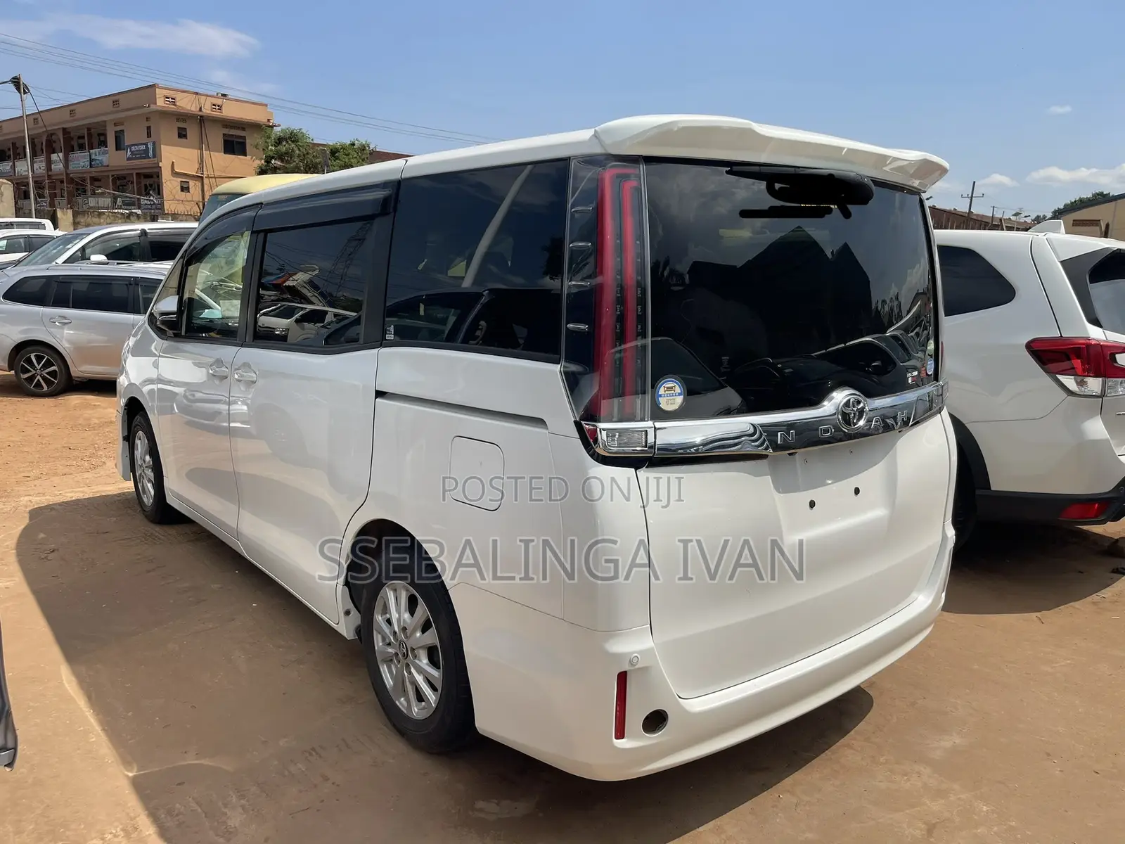 Toyota Noah 2017 White