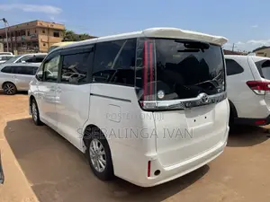 Toyota Noah 2017 White