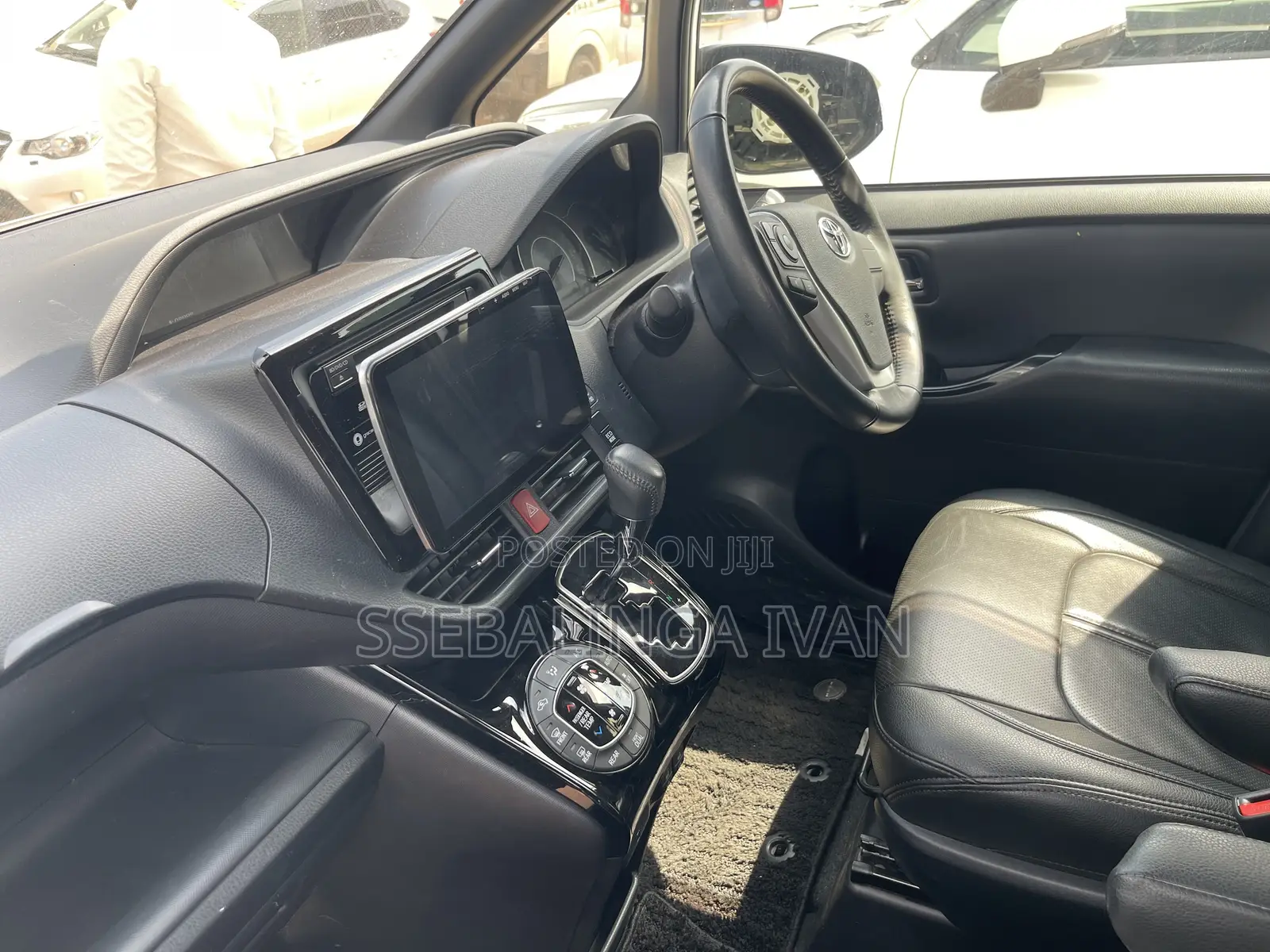 Toyota Noah 2017 White