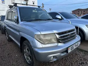Mitsubishi Pajero IO 2005 Silver