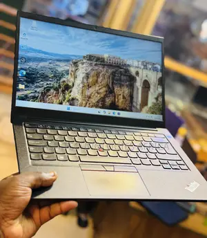 New Laptop Lenovo ThinkPad E14 Gen 4 16GB Intel Core i7 SSD 512GB