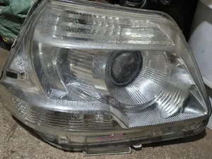 Toyota Sienta 2011 - 2014 Headlamp