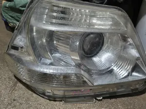 Toyota Sienta 2011 - 2014 Headlamp