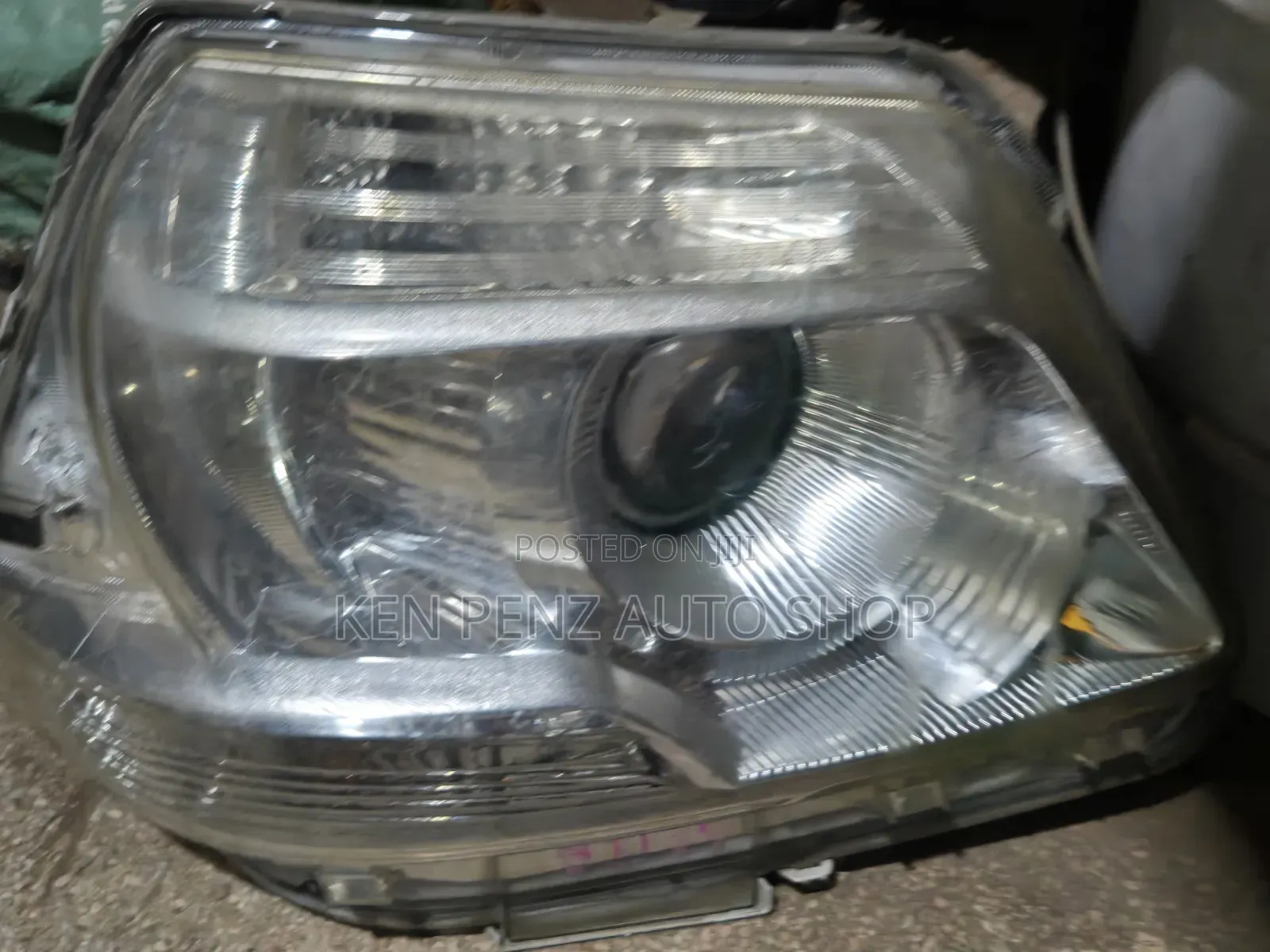 Toyota Sienta 2011 - 2014 Headlamp