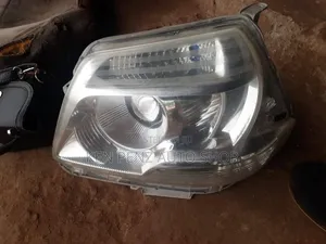 Toyota Sienta 2011 - 2014 Headlamp