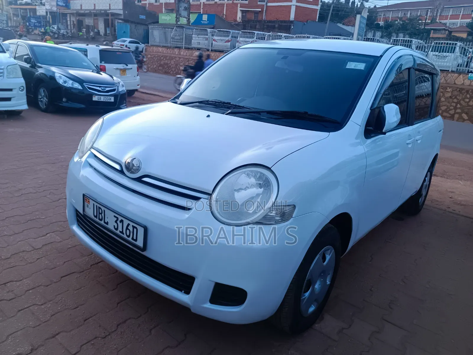 Toyota Sienta 2009 White