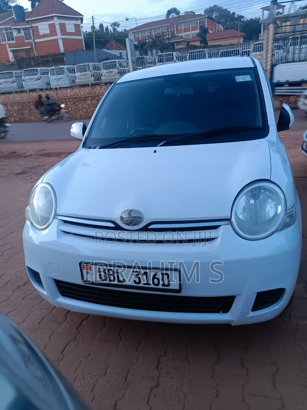 Toyota Sienta 2009 White