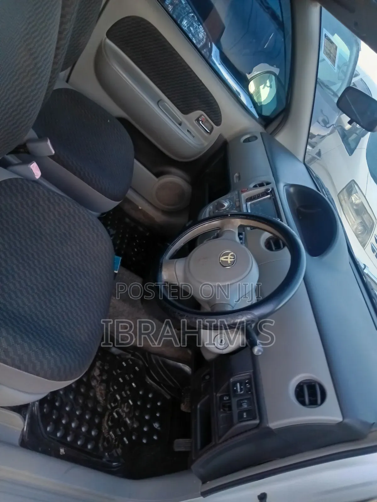 Toyota Sienta 2009 White