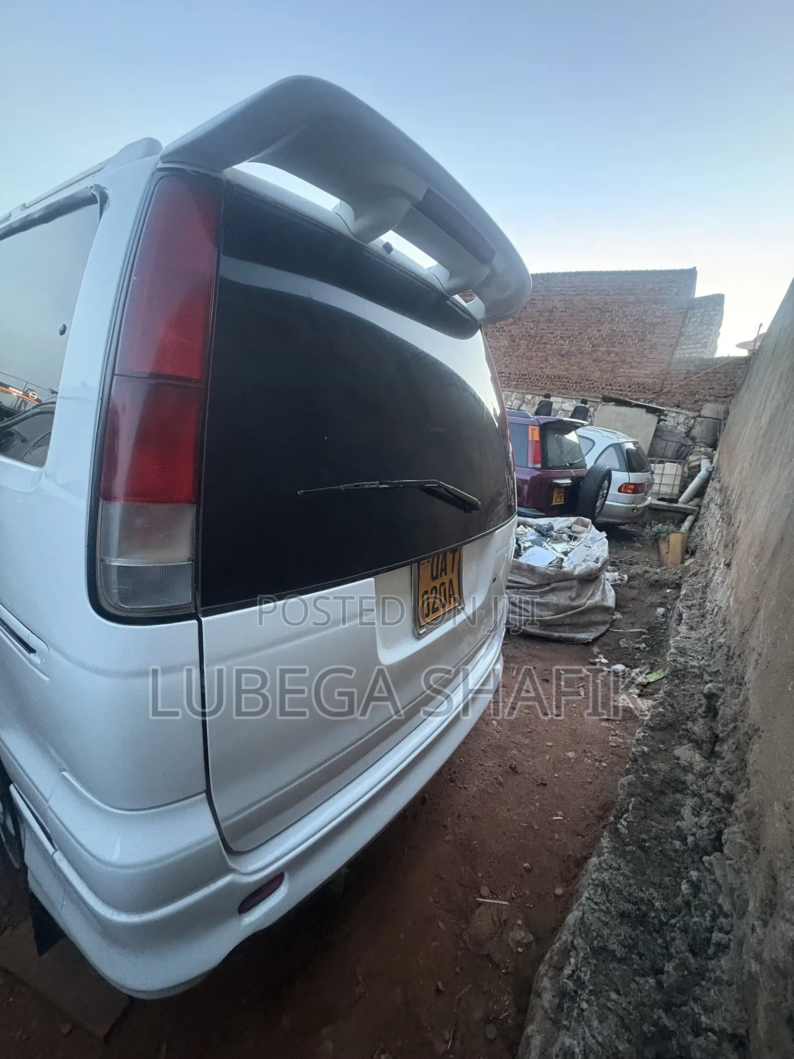 Toyota LiteAce Noah 1999 White