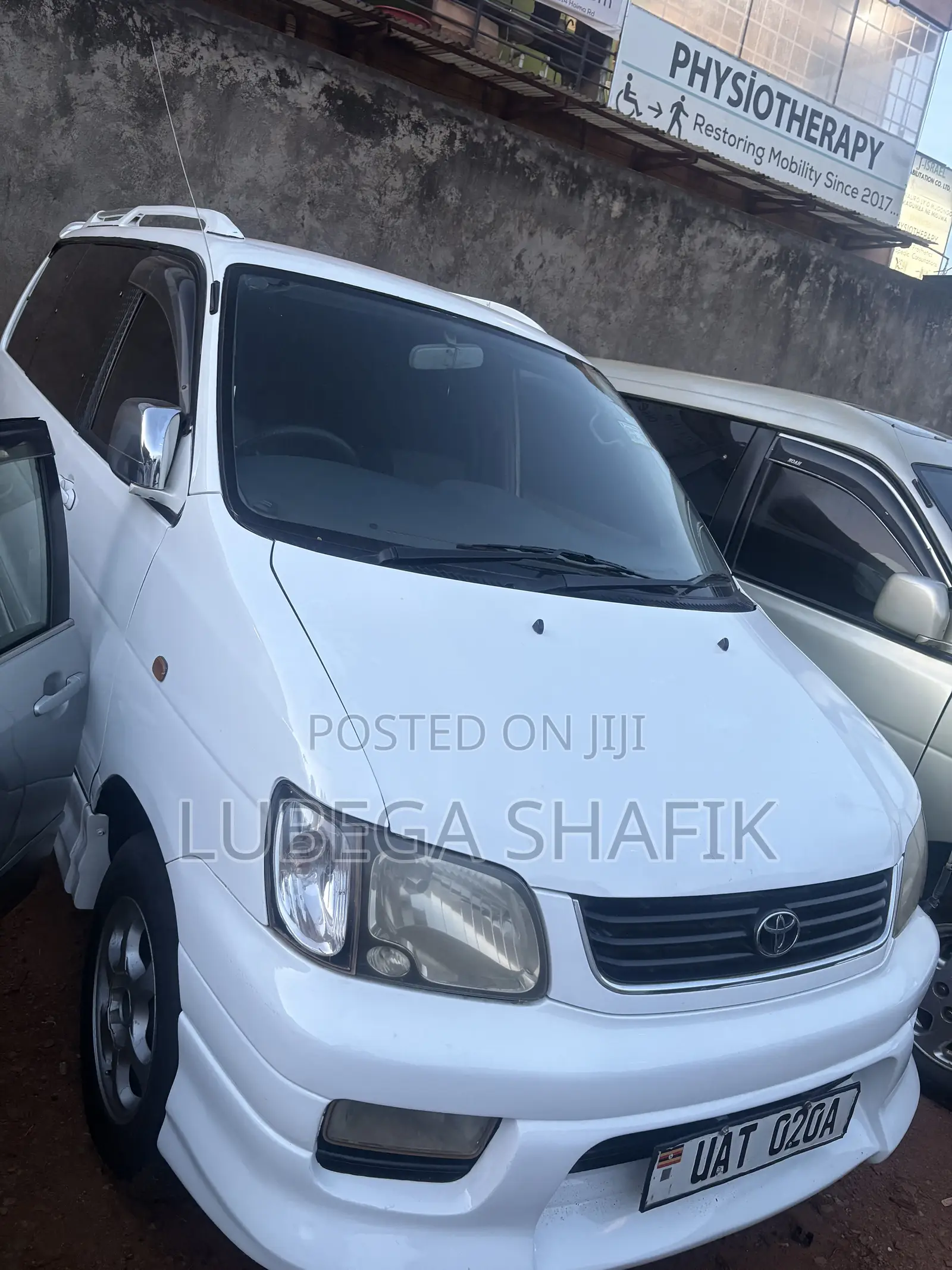 Toyota LiteAce Noah 1999 White
