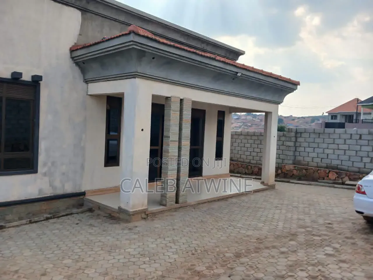 3bdrm House in Kitetika Kumukaga, Central Division for sale