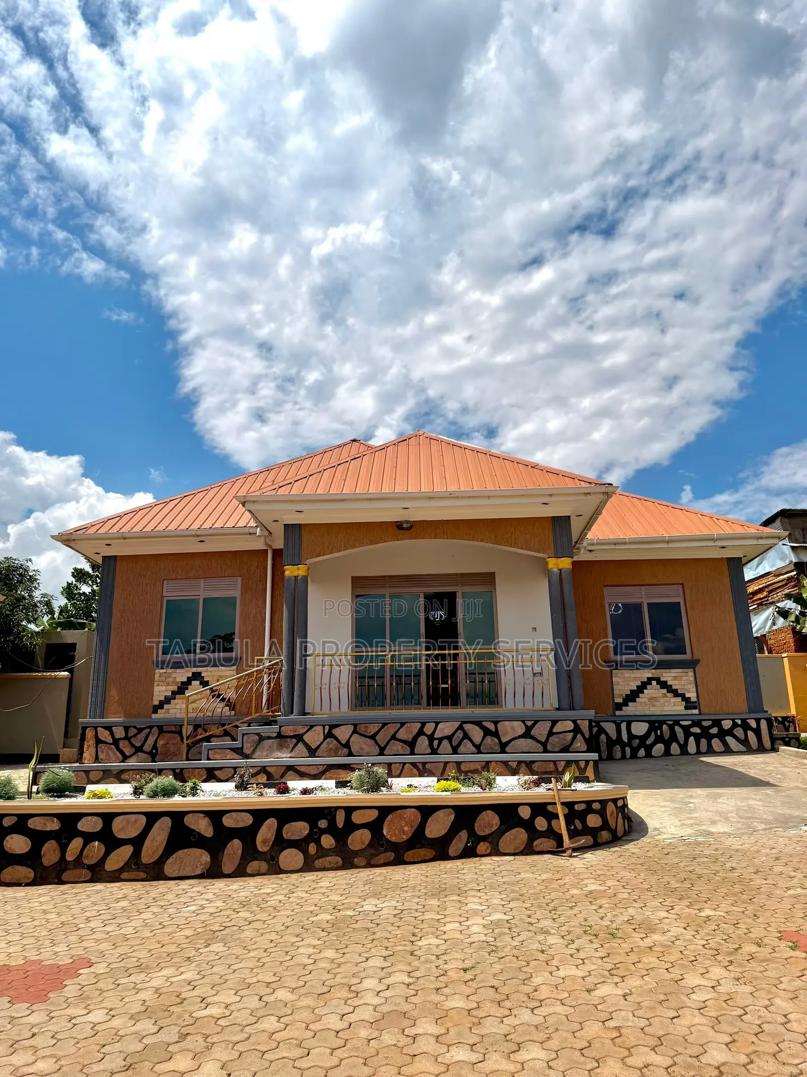 3bdrm House in Sanda Residental, Wakiso / Wakiso for sale