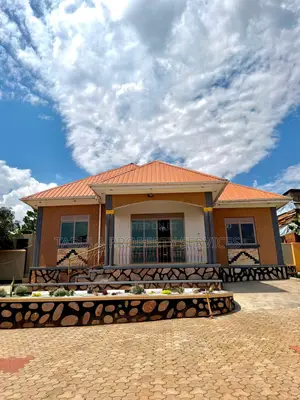 3bdrm House in Sanda Residental, Wakiso / Wakiso for sale