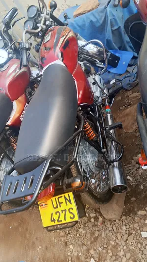 Bajaj Boxer 100 2022 Red