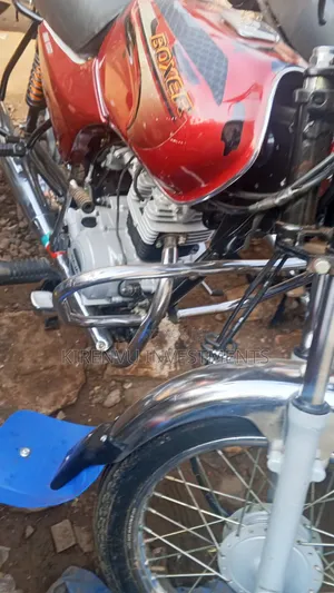 Bajaj Boxer 100 2022 Red
