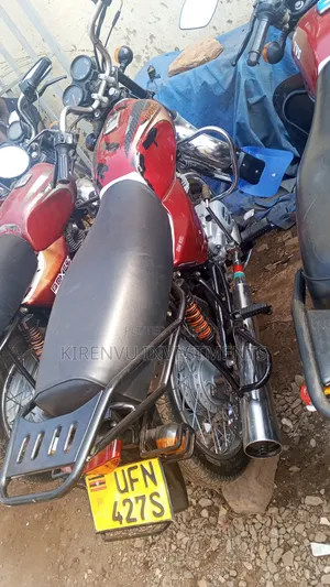 Bajaj Boxer 100 2022 Red