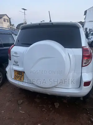 Toyota RAV4 2009 White