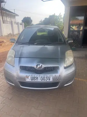 Toyota Vitz 1.3 AWD 3dr 2007 Gray