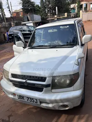 Mitsubishi Pajero IO 2004 White