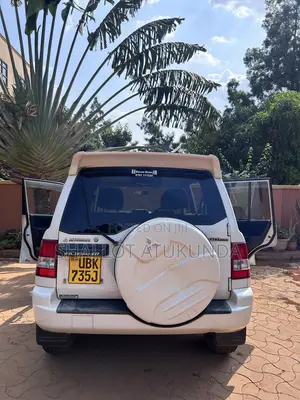 Mitsubishi Pajero IO 2004 White