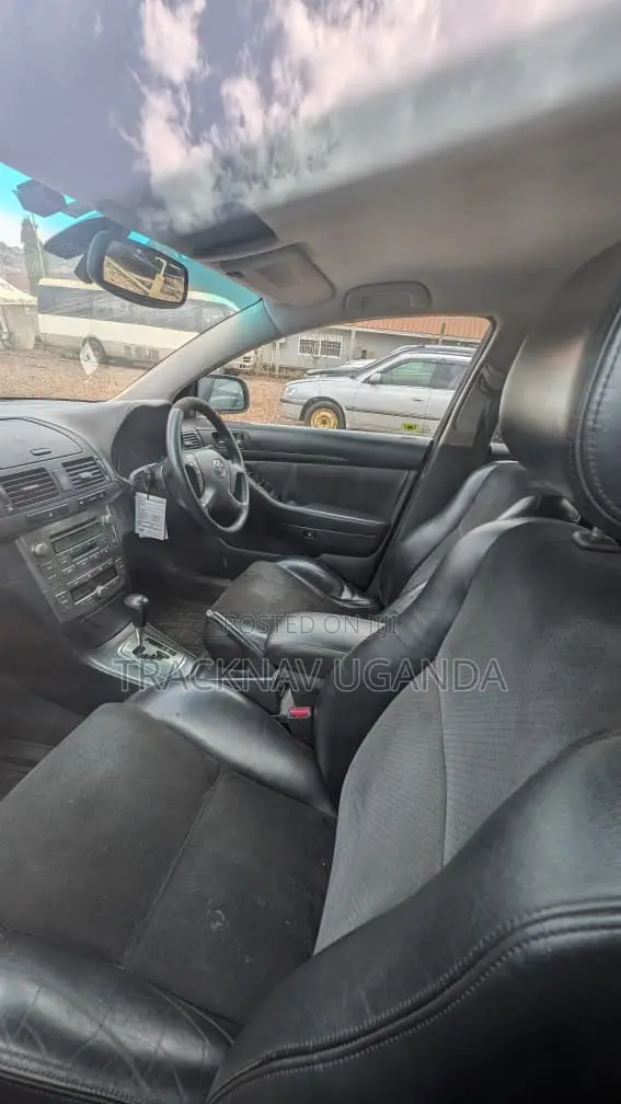 Toyota Avensis 2.4 VVT-i Executive 2006 Silver
