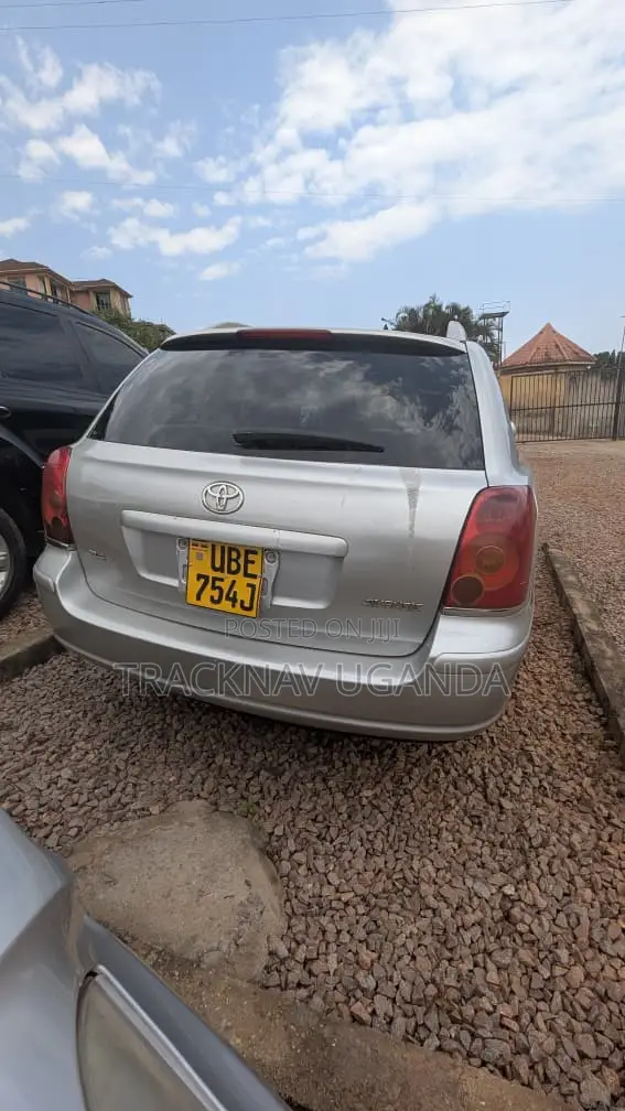 Toyota Avensis 2.4 VVT-i Executive 2006 Silver
