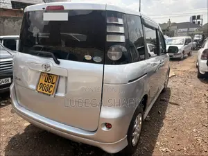 Toyota Sienta 2008