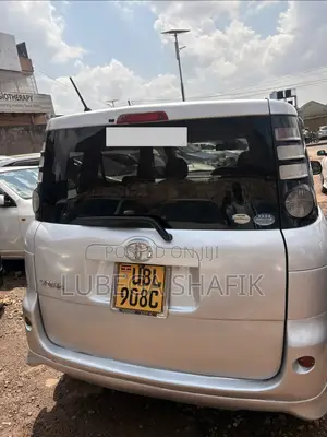 Toyota Sienta 2008