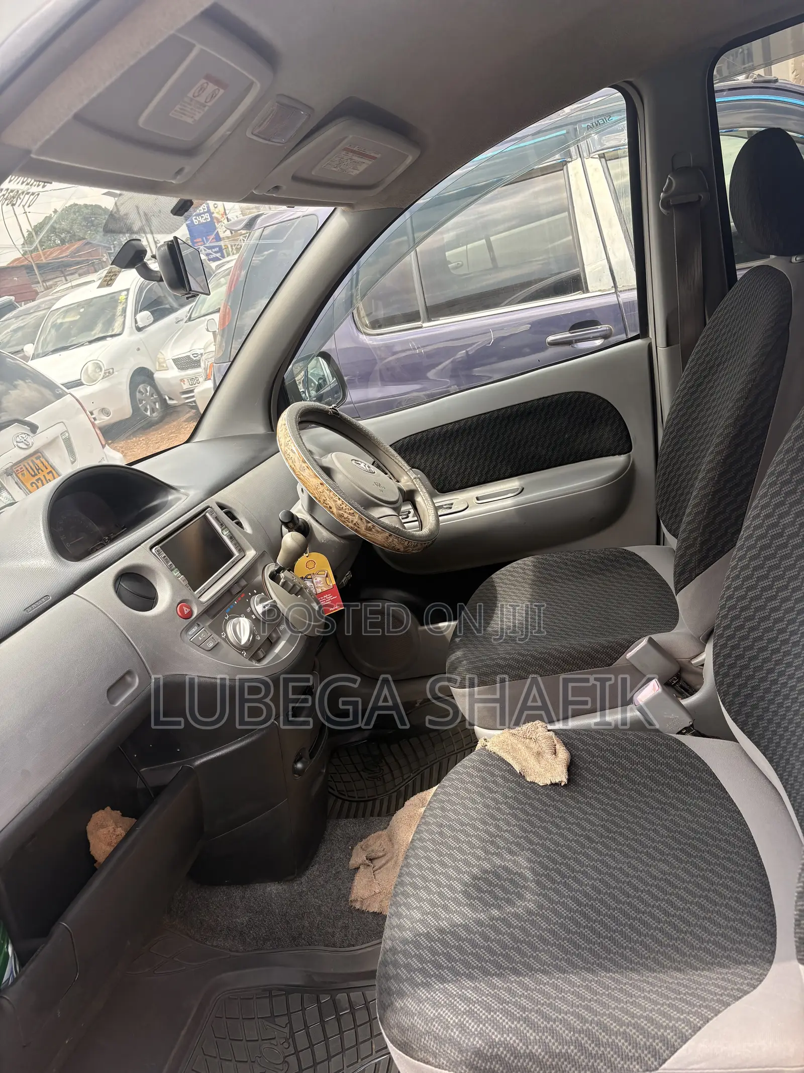 Toyota Sienta 2008