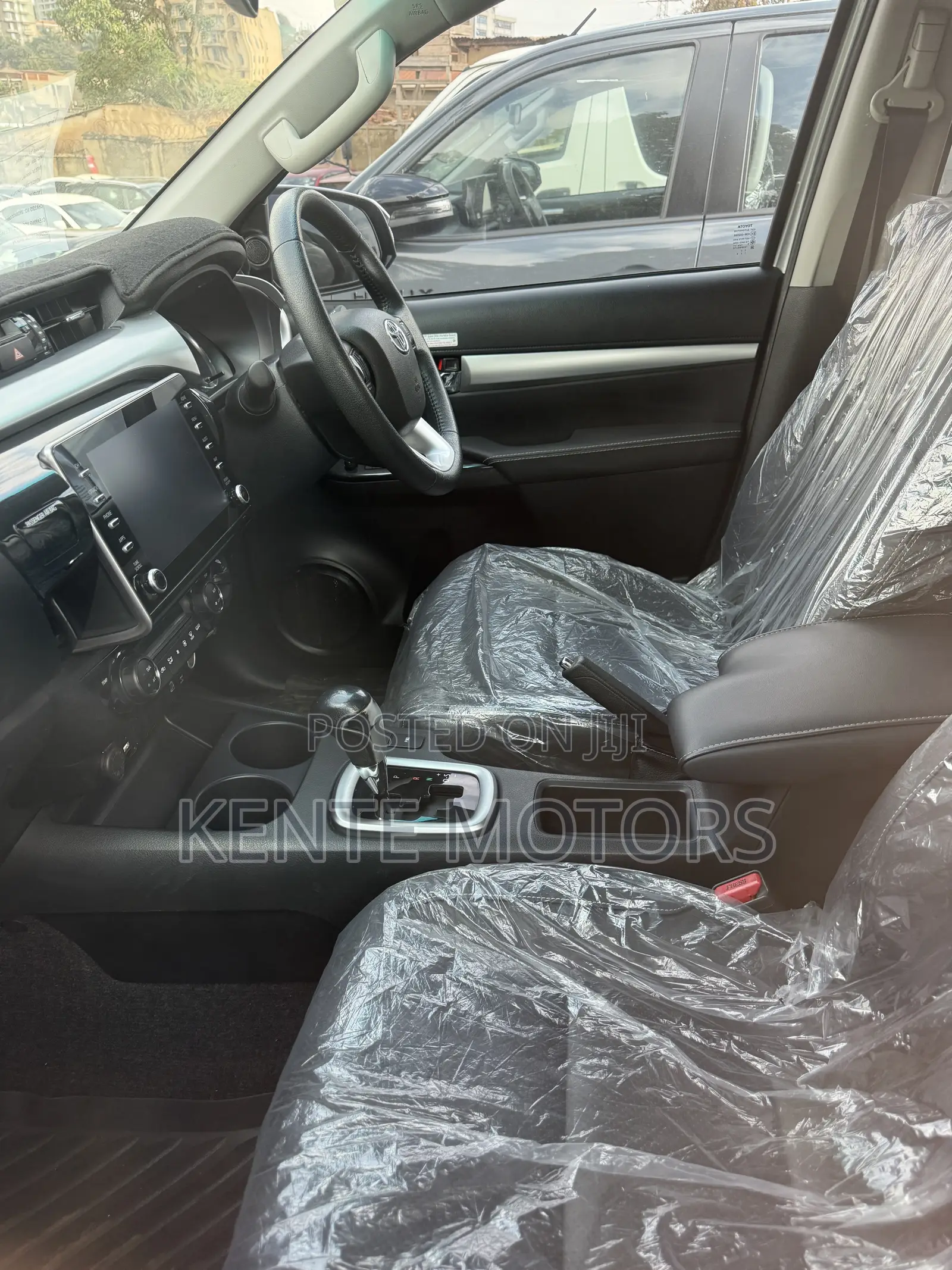 Toyota Hilux 2023 Gray