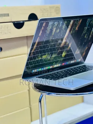 New Laptop Apple MacBook Pro 2019 16GB Intel Core i9 SSD 512GB