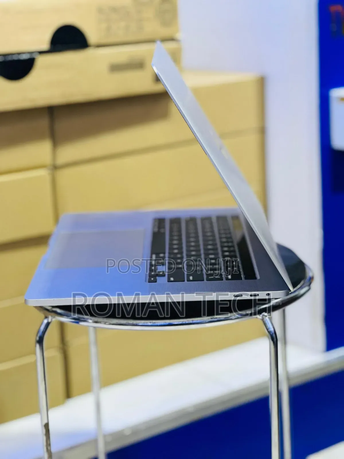 New Laptop Apple MacBook Pro 2019 16GB Intel Core i9 SSD 512GB