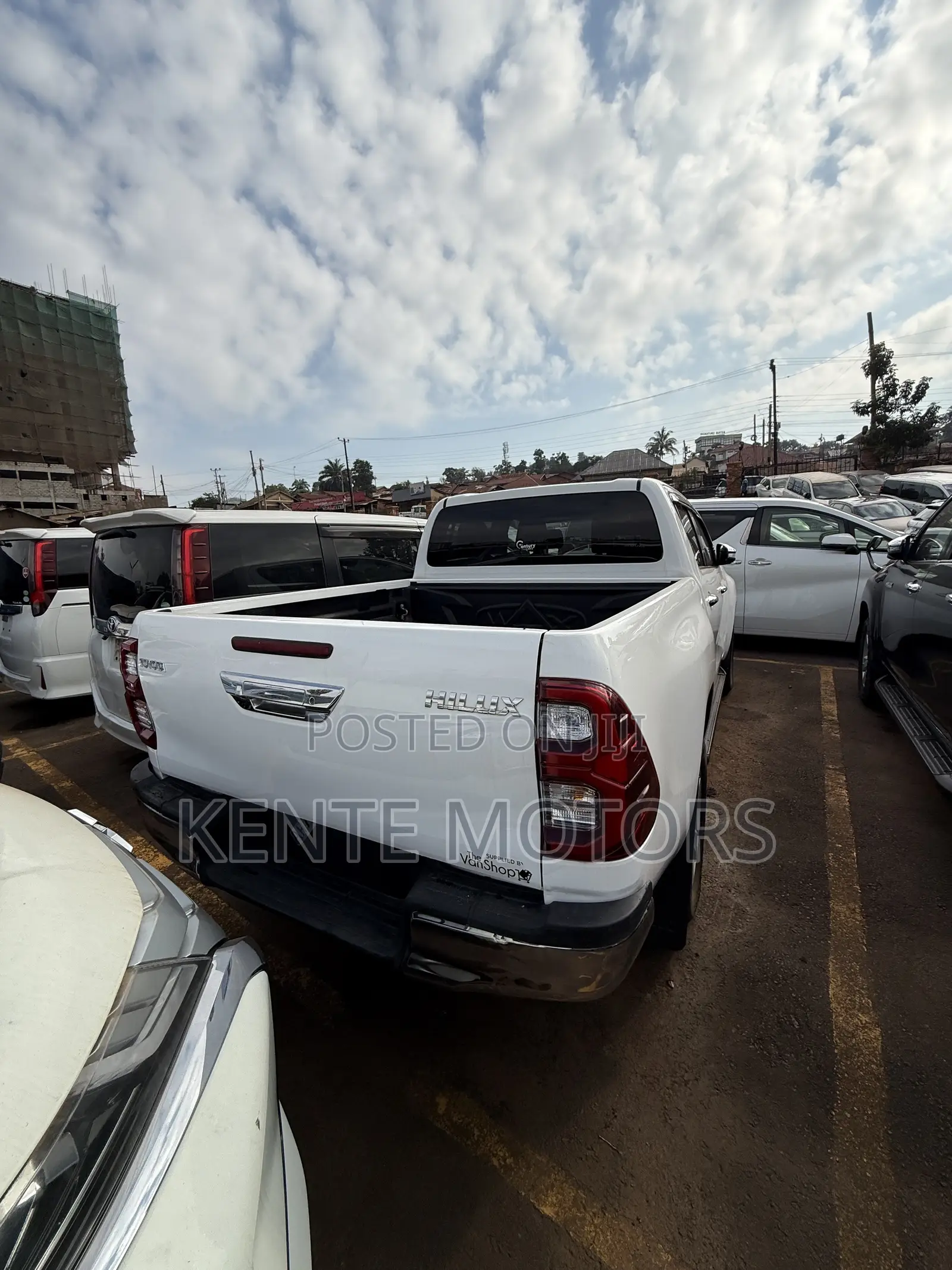 Toyota Hilux SR HI-Rider 2018 White