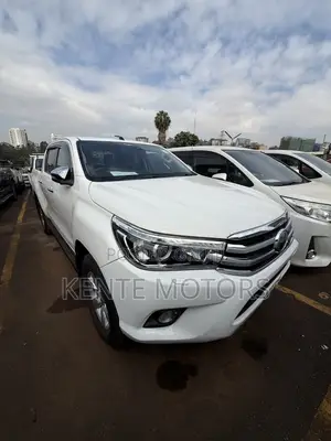 Toyota Hilux SR HI-Rider 2018 White