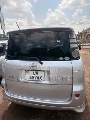 Toyota Sienta 2007