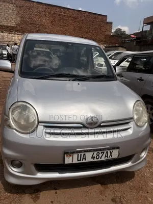 Toyota Sienta 2007