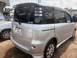 Toyota Sienta 2007