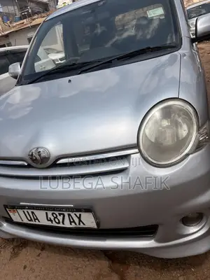 Toyota Sienta 2007