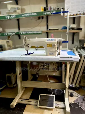 Japan Industrial Sewing Machine Complete With New Board and New Stand