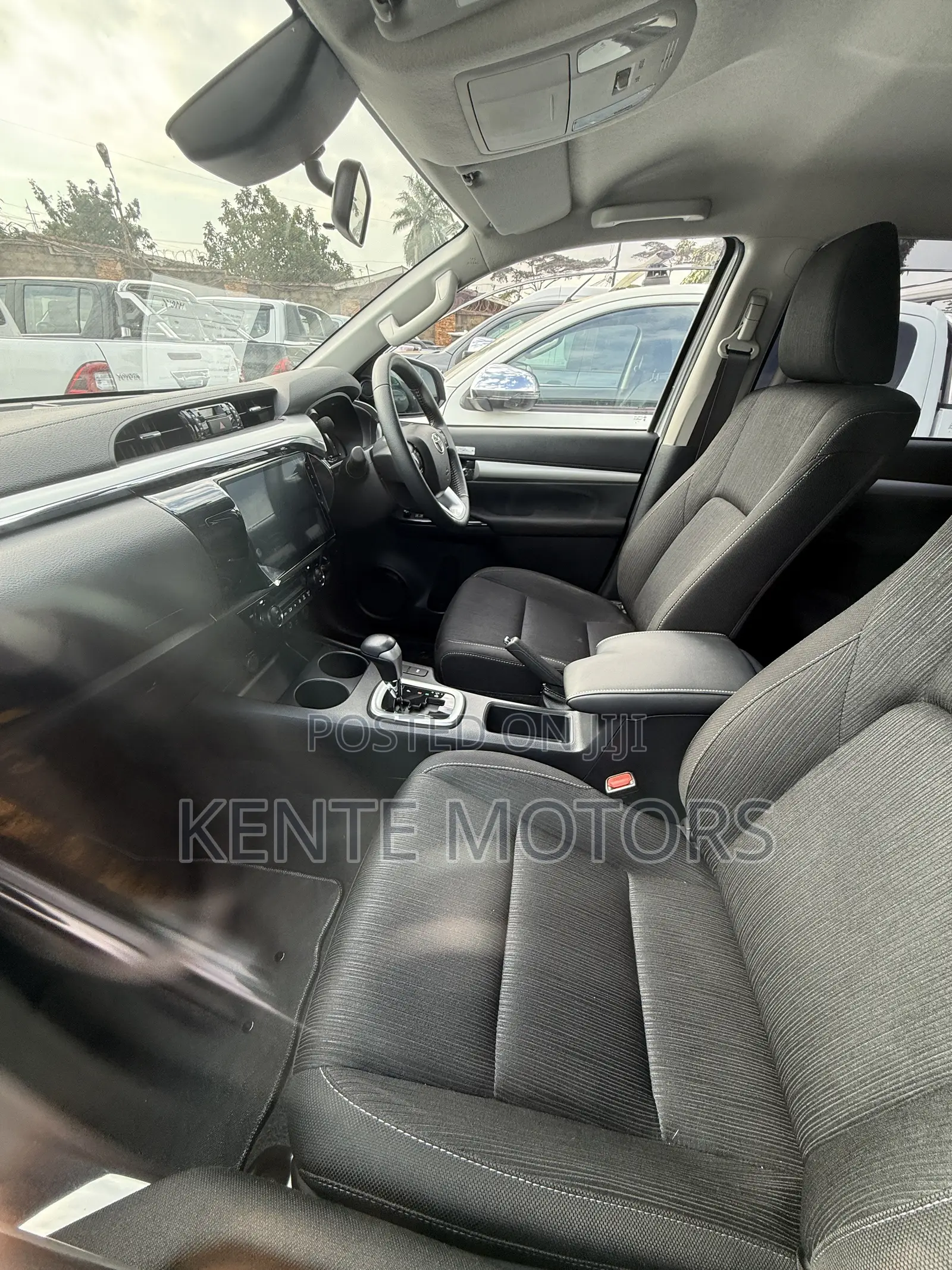 Toyota Hilux 2021 Silver