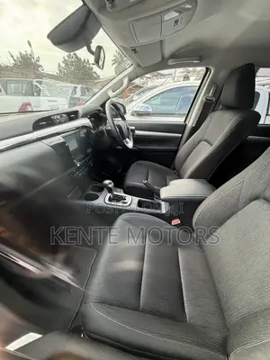 Toyota Hilux 2021 Silver