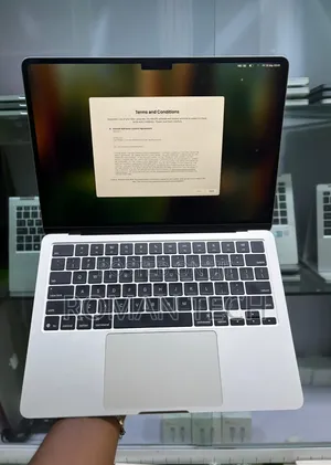 New Laptop Apple MacBook Air 2025 M4 16GB Apple M4 SSD 512GB