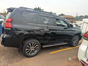 Toyota Land Cruiser 2021 Black