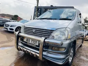 Toyota HiAce 2001 Silver