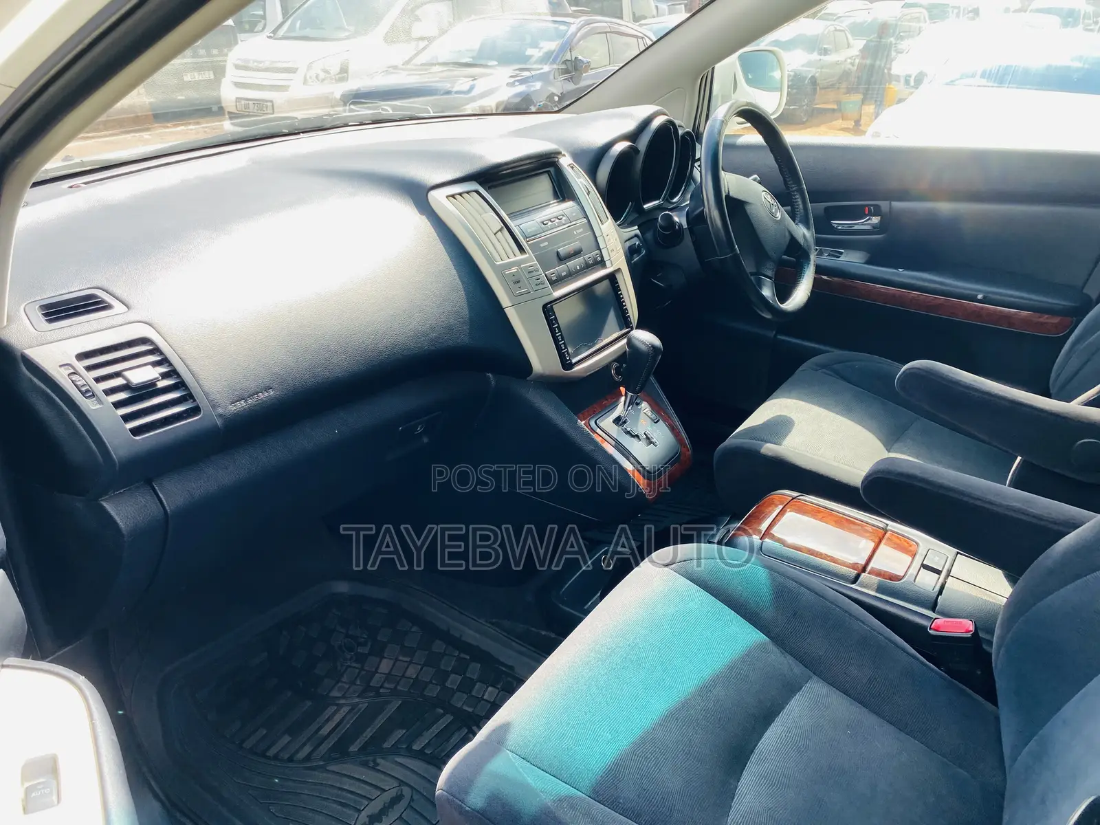 Toyota Harrier 2010