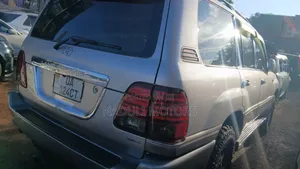 Toyota Land Cruiser 2010 Silver