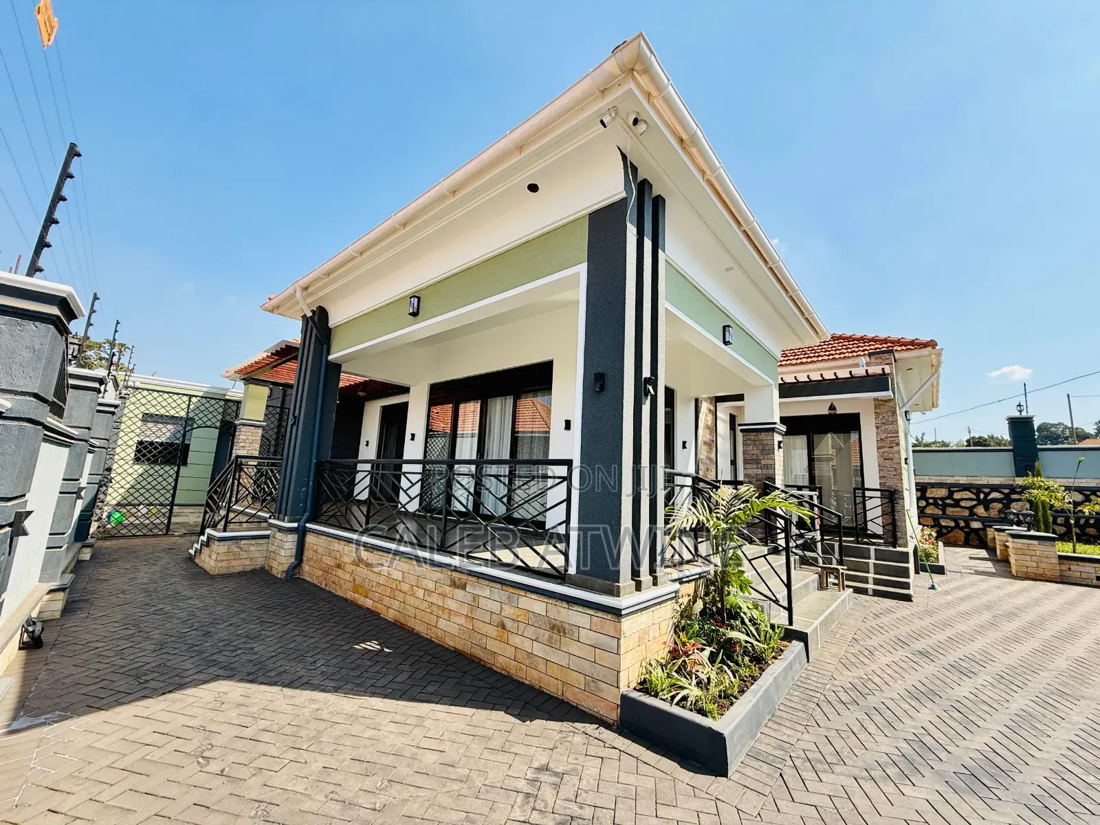 4bdrm Bungalow in Mawule. Church, Central Division for sale