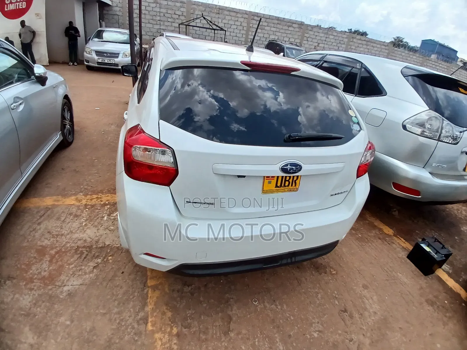 Subaru Impreza 2.0i Limited PZEV 4dr Hatchback AWD (2.0L 4cyl CVT) 2015 White